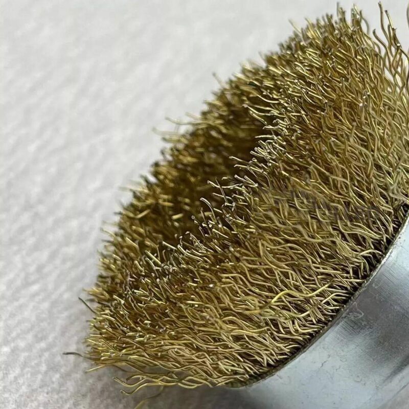 Zestaw szczotek stalowych płasko-doczołowych z trzpieniem (drut karbowany) 25-100 mm (7 elementów) - obrazek 6